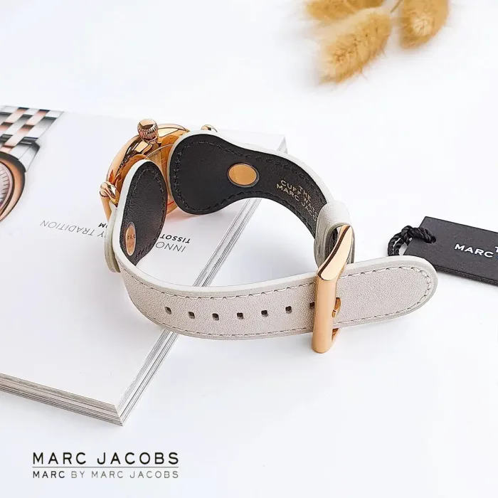 Chi tiết Đồng Hồ Nữ MARC JACOBS-thich-hang-ngoai