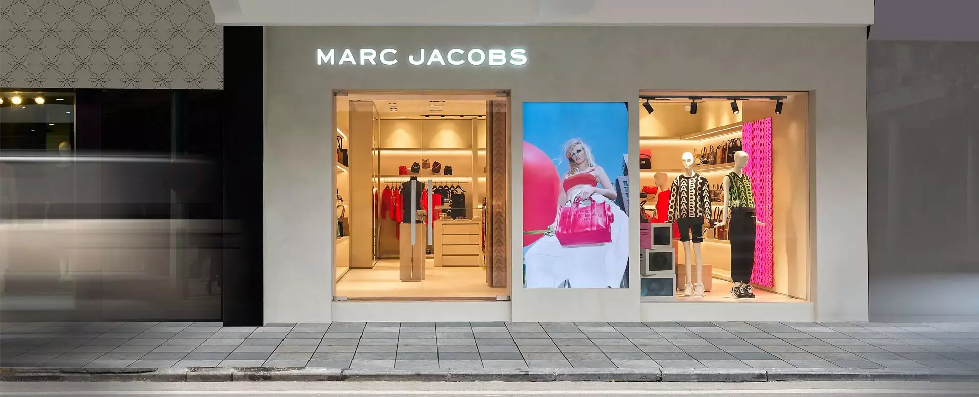 Marc-Jacobs-Store-thich-hang-ngoai