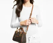 Túi Đeo Chéo Nữ Michael Kors Carine Extra-Small Logo Satchel Brown | USA-hang-ngoai-nhap